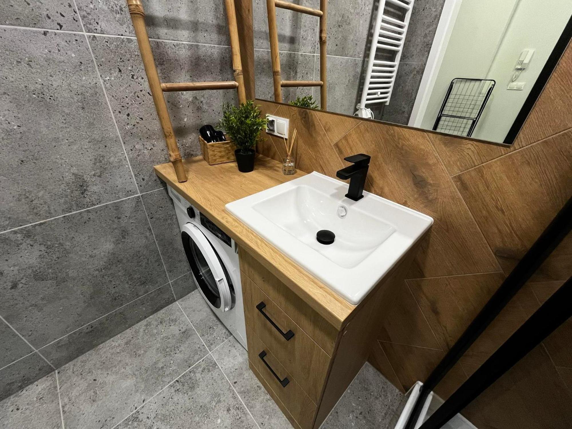 Golden Premium Apartment Slowackiego, Centrum, Parking Келце Екстериор снимка